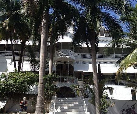 Hotel Oloffson Musseau Exterior photo